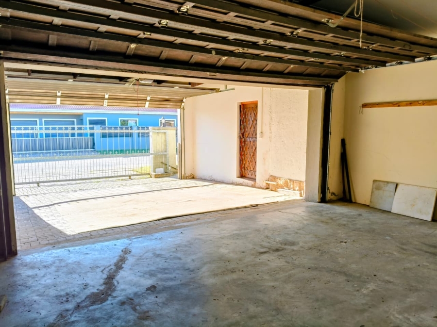 3 Bedroom Property for Sale in Wavecrest Eastern Cape